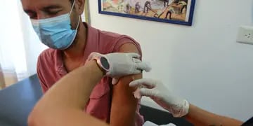 Vacunación antigripal. (La Voz / Nicolás Bravo)