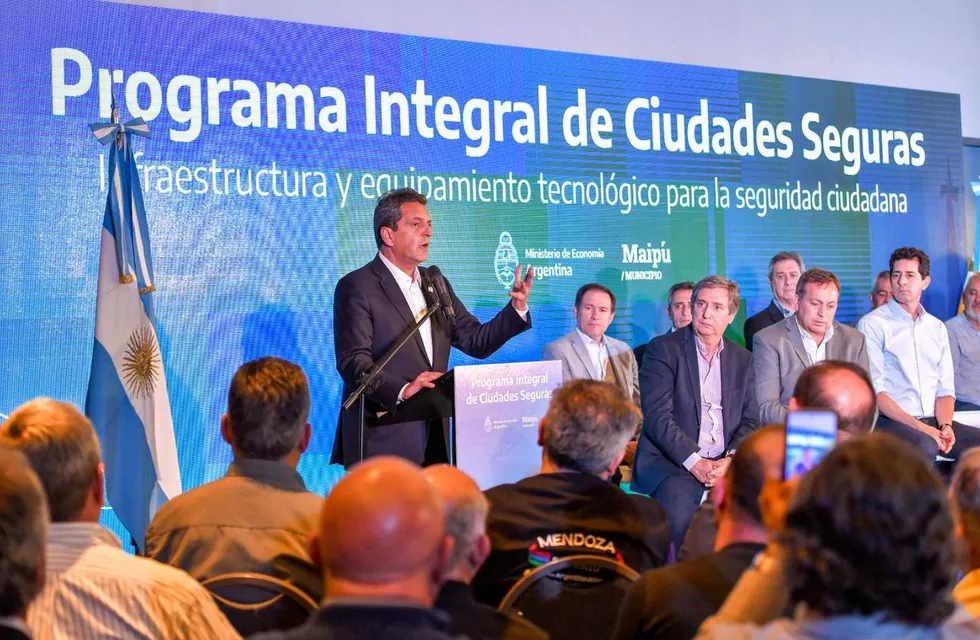 En Mendoza también presentamos el “Programa Integral de Ciudades Seguras”, destinado principalmente a municipios con más de 50 mil habitantes que requieran fortalecer sus estrategias locales de seguridad, con mejoras en la infraestructura y la tecnología.