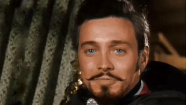 El Zorro: por qué Disney echó a  Britt Lomond, el Capitán Monasterio