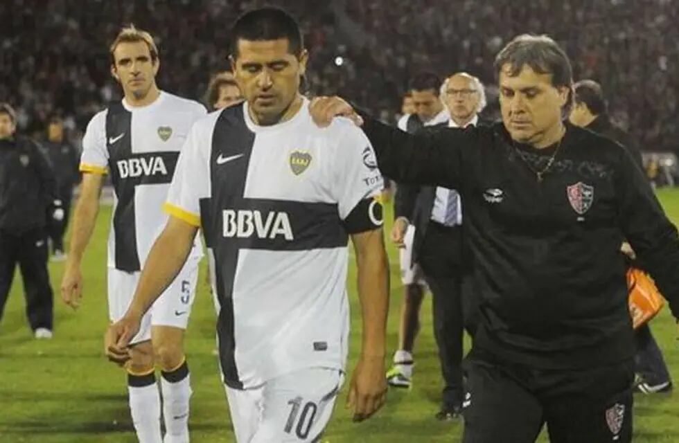 Riquelme y el Tata Martino en el cruce de la Copa Libertadores 2013. / Gentileza.