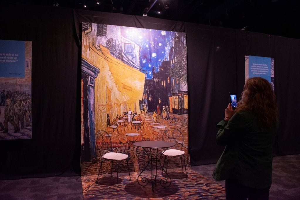 “Van Gogh Inmersive Art Experience” 
La muestra estará en el Auditorio Ángel Bustelo del 2 de enero al 9 de febrero. 

Foto: Mariana Villa / Los Andes