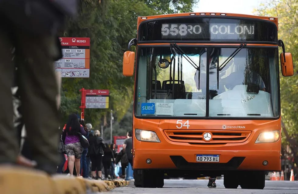 Este domingo el transporte público será gratuito para ir a votar en Mendoza. / Foto: José Gutiérrez / Los Andes