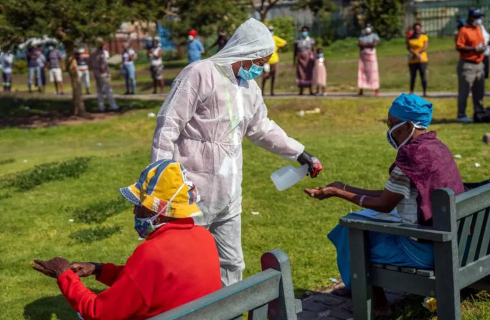 Sudáfrica superó el millón de casos de coronavirus el domingo, al registrar 1.004.413 casos y 26.735 decesos.