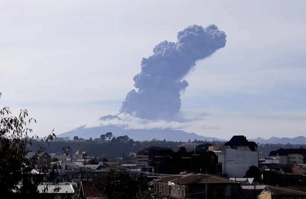 Temen lluvia ácida por el volcán del sur chileno