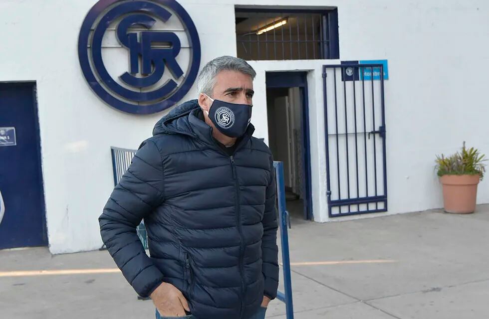 Gabriel Gómez seguirá siendo el entrenador de Independiente Rivadavia.Foto: Orlando Pelichotti