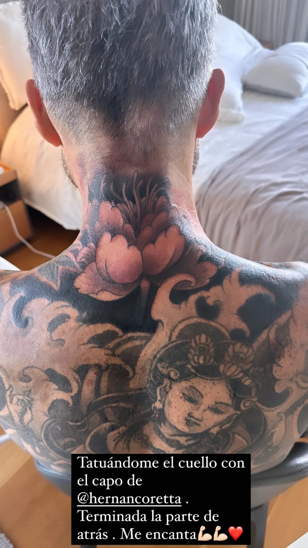Así se hacía su nuevo tatuaje Marcelo Tinelli