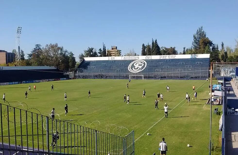 Tanto Independiente como Gimnasia volverán a entrenar los primeros días de setiembre. / LOS ANDES.