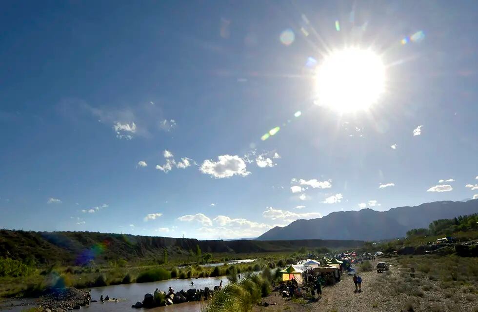 Se esperan días de intenso calor en Mendoza. Payita del Río Mendoza de Luján de Cuyo.
Foto: Orlando Pelichotti