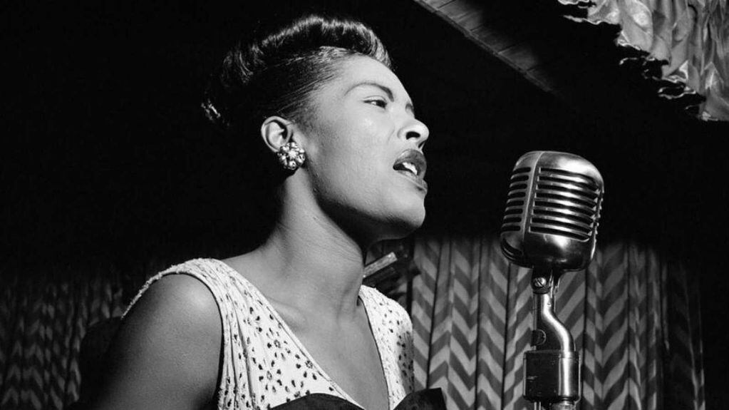 La vida rota de Billie Holiday, una reina del jazz arrasada por el desamor y las drogas