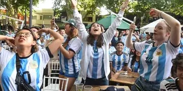 Hinchas de Argentina en la Arístides