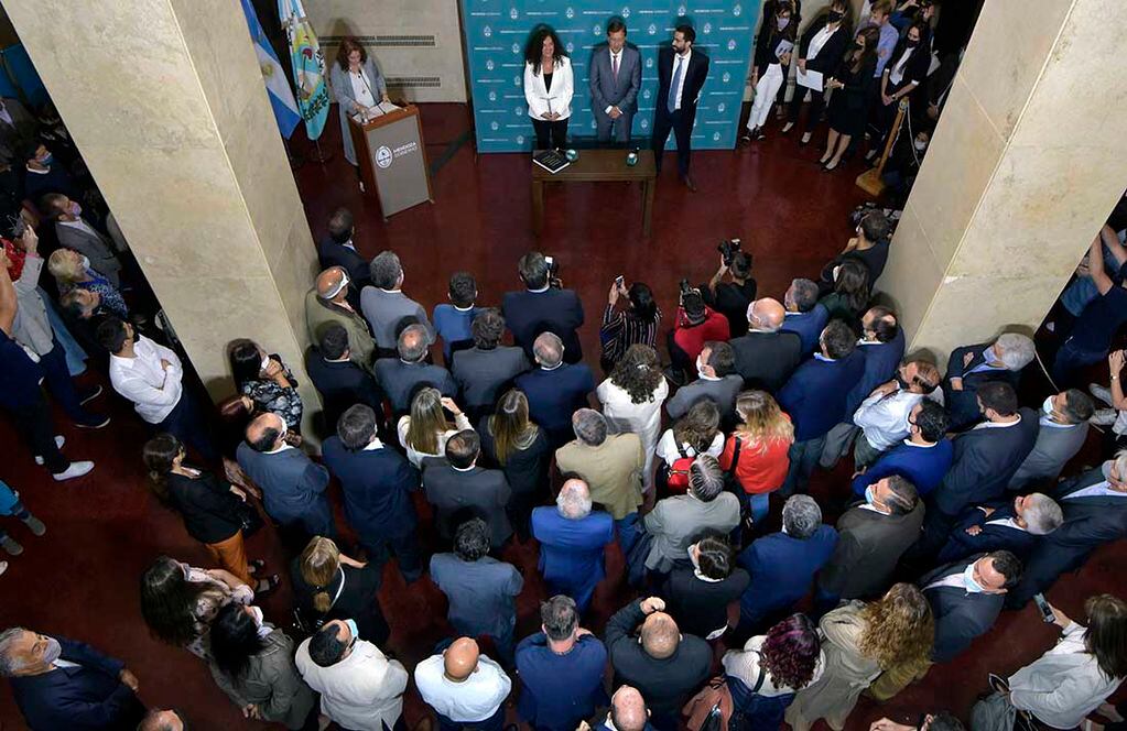 Acto de asunción de Ministros de Cultura y Turismo y de Hacienda en el Gobierno de Mendoza.  Foto:  Orlando Pelichotti