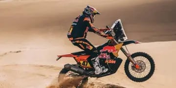 El argentino, Kevin Benavides lidera el Dakar 2023 en Motos