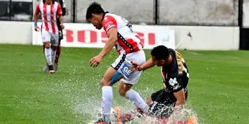 A pesar del aguacero, jugaron en San Martín y sobre el final lo igualó el Funebrero (2-2).  
