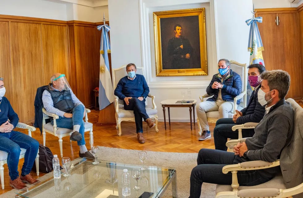 Uno de los encuentros del Gobernador con los intendentes del Gran Mendoza. Foto de archivo.