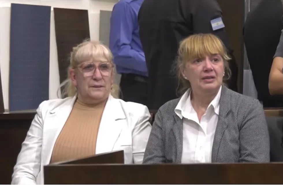 En el juicio por el crimen del médico León Burela absolvieron a la viuda Elizabeth Ventura (55) y su amiga Mónica Castro (56). Ambas mujeres lloraron de alegría al escuchar el fallo del juez.