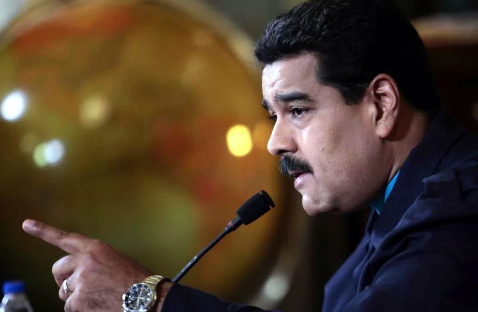 Maduro pide gobernar con superpoderes 