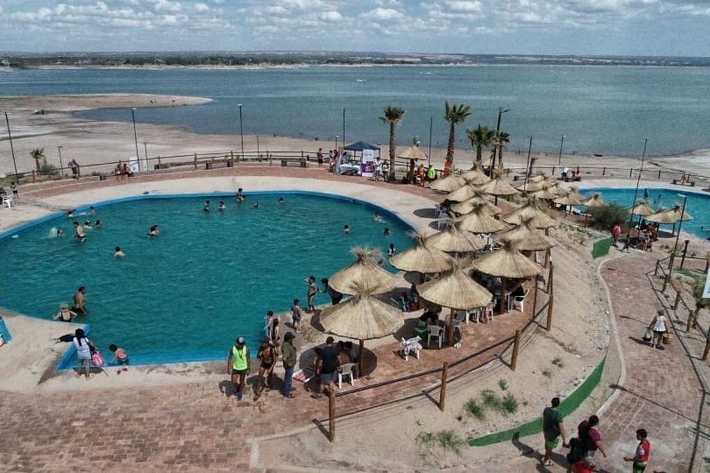 Luján Playa Carrizal es una de las alternativas que estará habilitada el sábado 25 de diciembre para disfrutar de la Navidad al aire libre. Foto: gentileza Prensa Municipalidad de Luján de Cuyo.