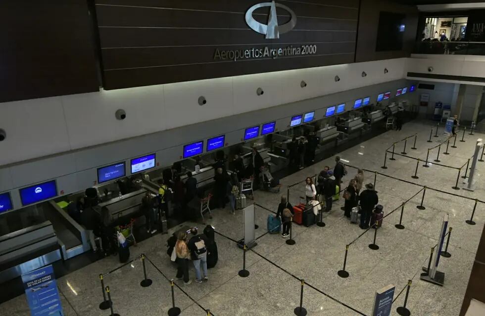 El aeropuerto El Plumerillo fue el quinto que recibió mayor cantidad de pasajeros de cabotaje en diciembre de 2023. Foto: Orlando Pelichotti / Los Andes