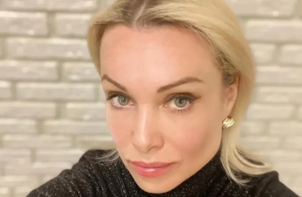 Marina Ovsyannikova vive en Moscú y se presenta en sus redes sociales como conductora de noticias televisivas, y nadadora de aguas abiertas.