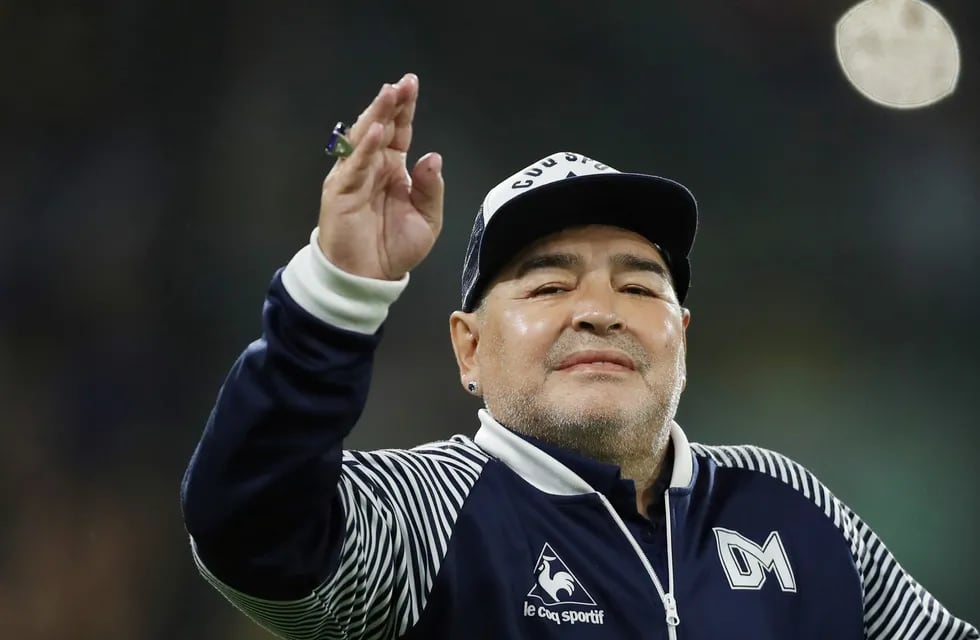Diego Maradona: sus hijos solicitan el cambio de lugar del cuerpo