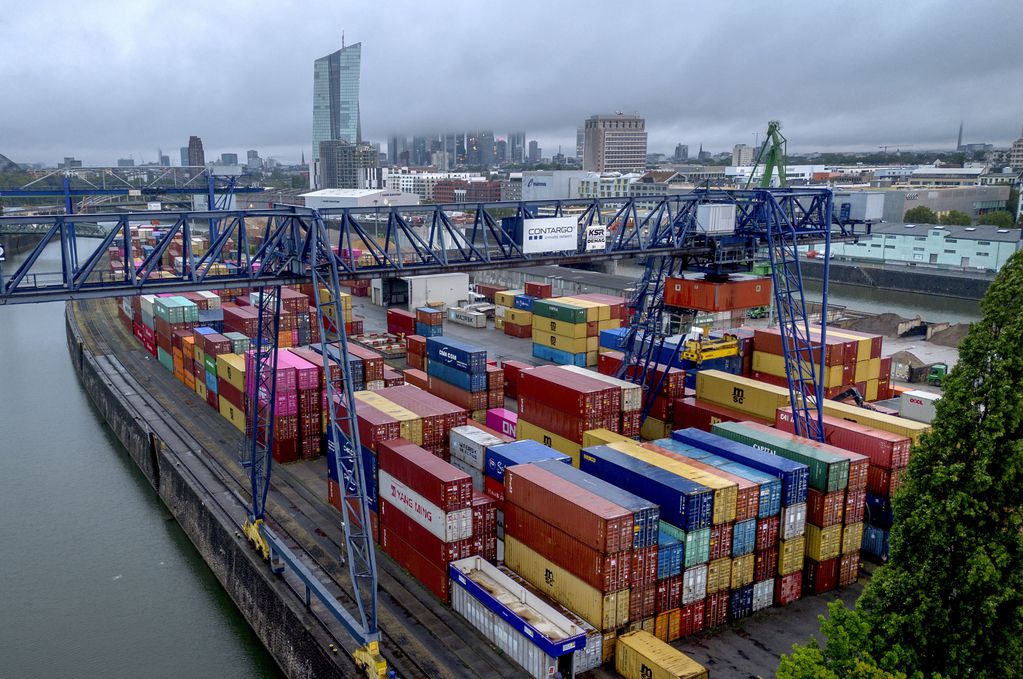Solo las exportaciones tienen una buena perspectiva para el 2024. (AP Foto/Michael Probst)