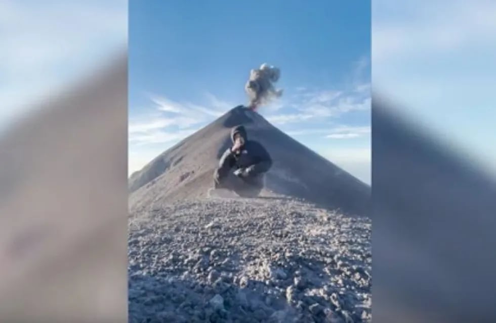 José Martins pudo documentar el momento justo en el que el volcán Fuego entró en erupción.
