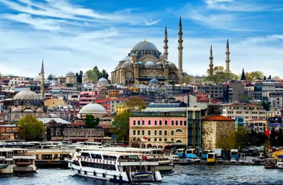 Estambul, una ciudad de novela, un puerto que ofrece estructurar la logística comercial para los productos mendocinos y su transporte terrestre hacia Azerbaiyán y los países de Asia Central.