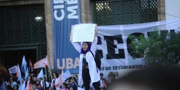 Marcha universitaria por la educación pública en Caba. (Federico López Claro/Clarin)