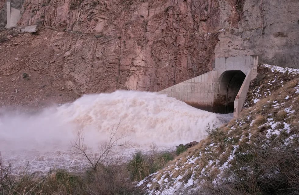 Advierten por posibles cortes de agua en Mendoza por tareas en el dique Potrerillos: hasta cuándo - Foto: Prensa Gobierno de Mendoza.
