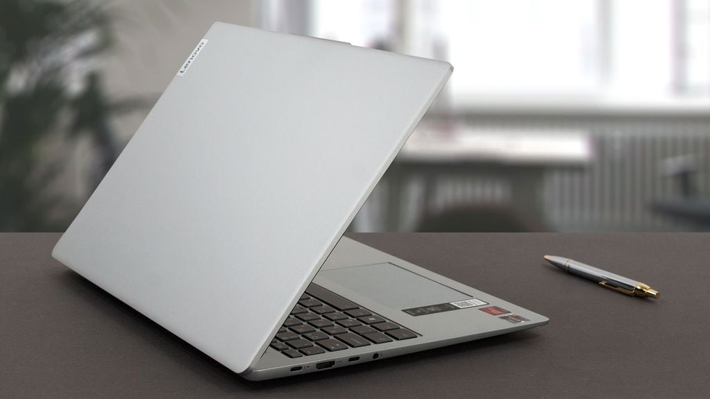 Lenovo se destaca entre las marcas de portátiles con diseños delgados bajo la denominación "Slim".