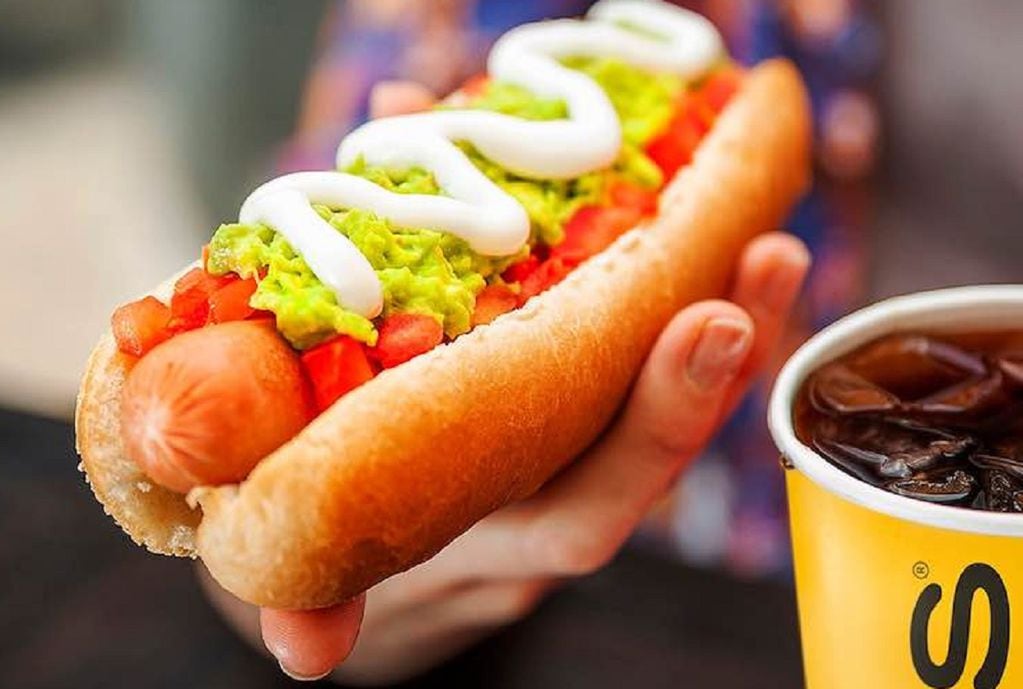 Cuánto sale un hot dog completo en Chile (Imagen ilustrativa / Web)