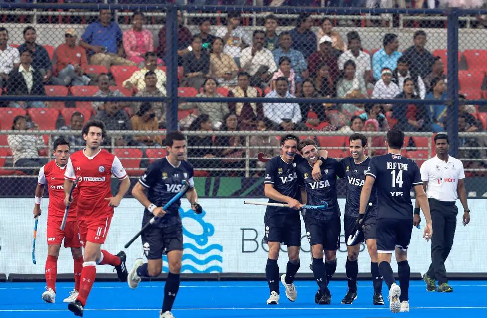 La Selección Argentina goleó a Chile 8-0 en el Mundial de hockey sobre césped.