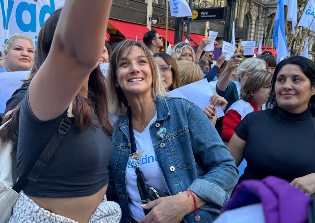 Malena Galmarini en la marcha universitaria en Buenos Aires - Foto La Nación
