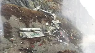 Encontraron los restos del avión que desapareció en Nepal con 22 personas a bordo