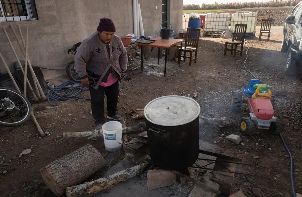 Las viviendas sin servicios como gas son una constante en el agro local. Foto: Ignacio Blanco / Los Andes