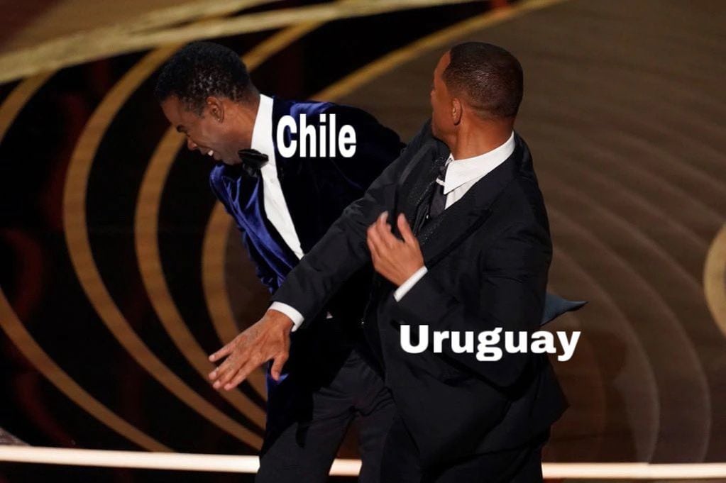 Memes con gastadas a Chile.