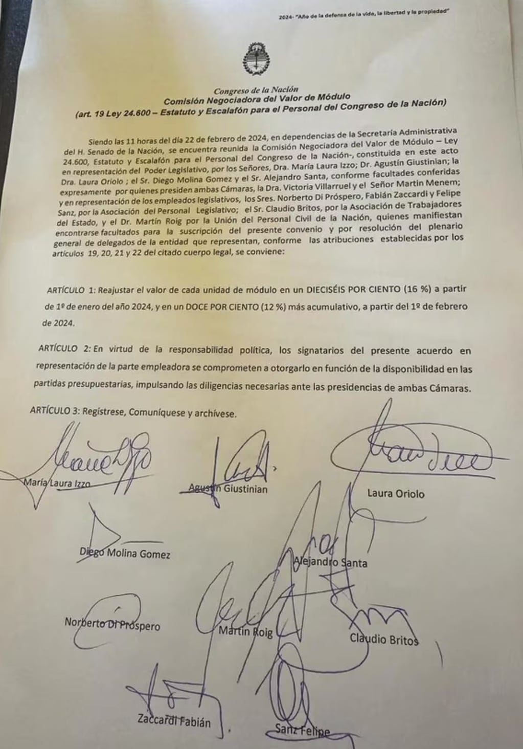 El convenio firmado tanto por los representantes del poder legislativo como de los trabajadores. Foto: Infobae