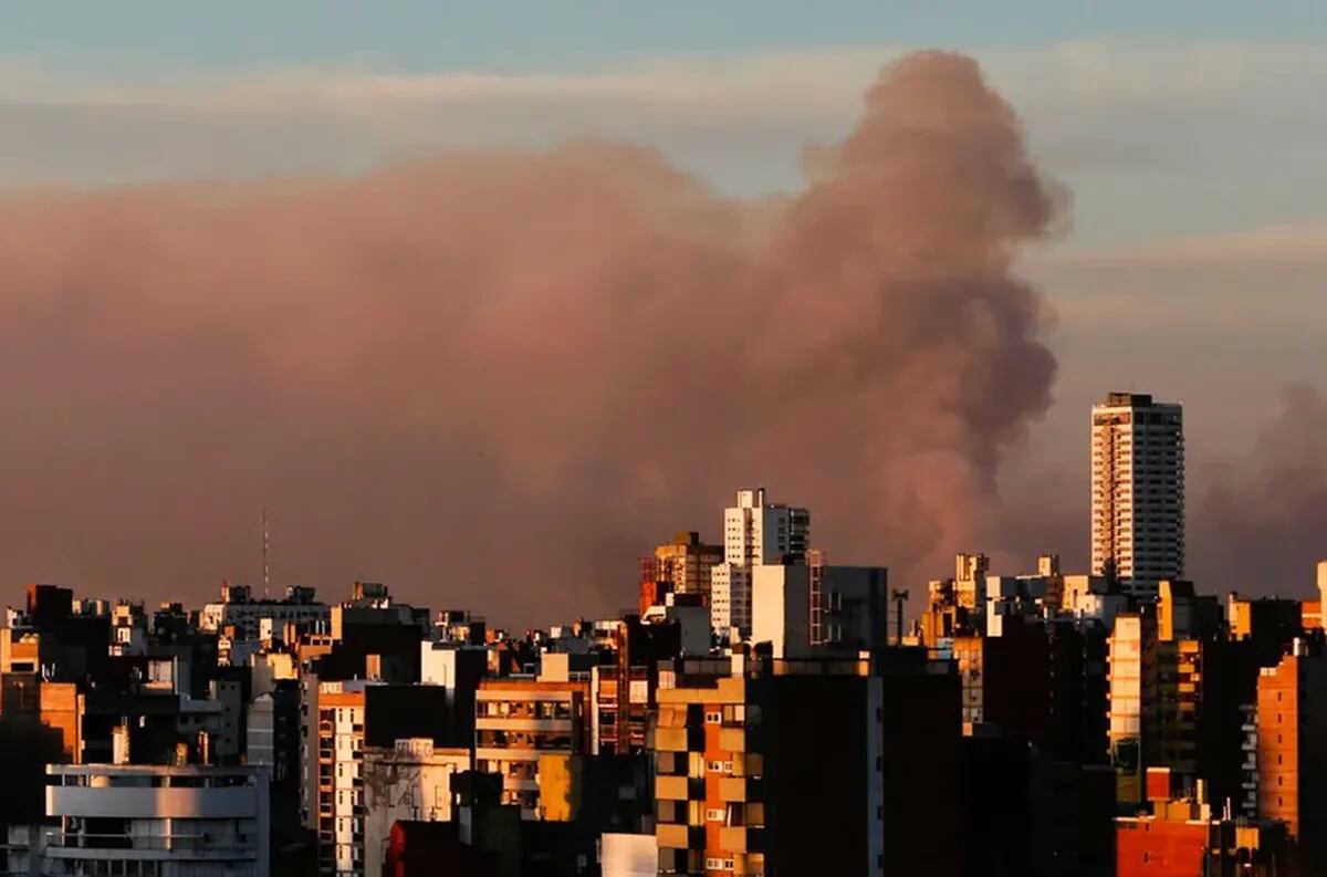 El humo afecta fuertemente a Rosario - Gentileza Infobae