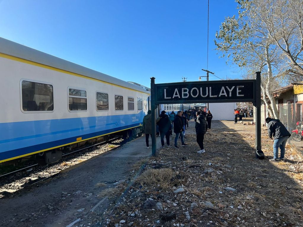 Un recorrido por las vías que traerá el tren de pasajeros a Mendoza: estos son los trabajos a terminar. Foto: Gentileza Pablo Anglat.