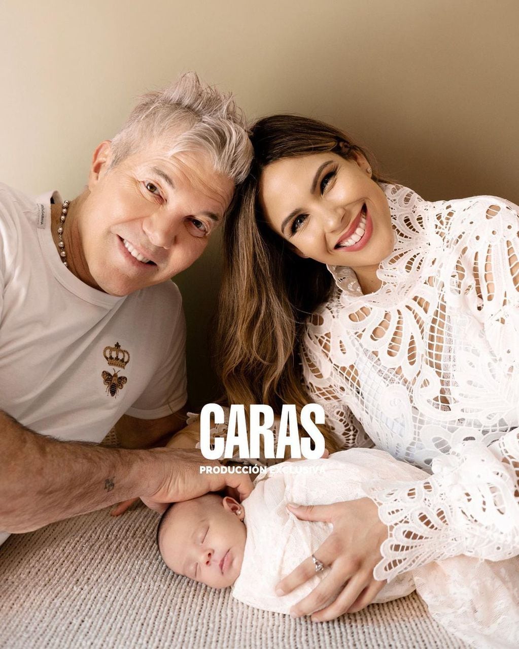 Barby Franco y Fernando Burlando posaron junto a su bebé.