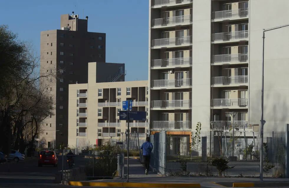 Solo en Capital hay 824 viviendas terminadas que todavía no han sigo entregadas a sus respectivos propietarios. / Marcelo Rolland