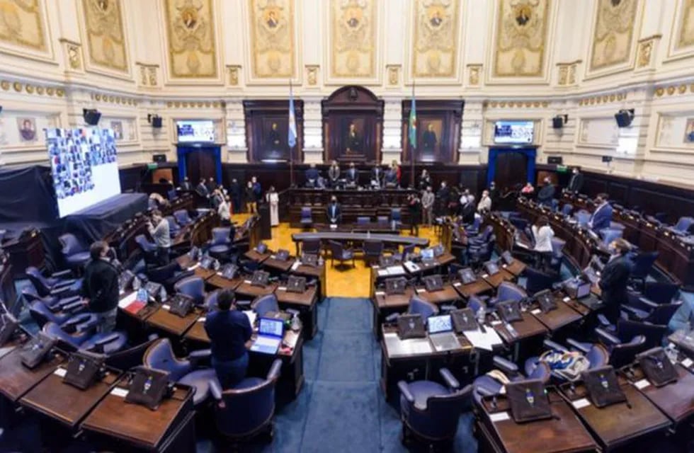 La Legislatura bonaerense convirtió en ley un proyecto que establece que los intendentes podrán ser reelectos por un período consecutivo.