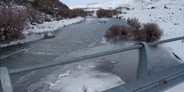 Se congeló un tramo del río Pichi Leufu