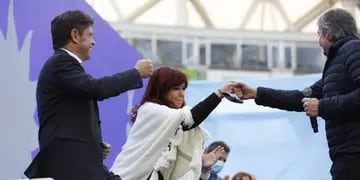 Cristina Kirchner, Axel Kicillof y Máximo Kirchner en un acto en La Plata (Archivo)