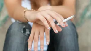 Menores de 16 años asocian el cigarrillo a la vida social y 2 de cada 10 ha probado