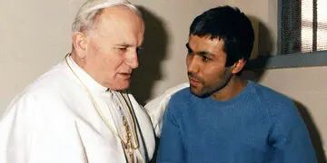 Juan Pablo II le dio el perdón a Mehemet Ali Agca en 1983