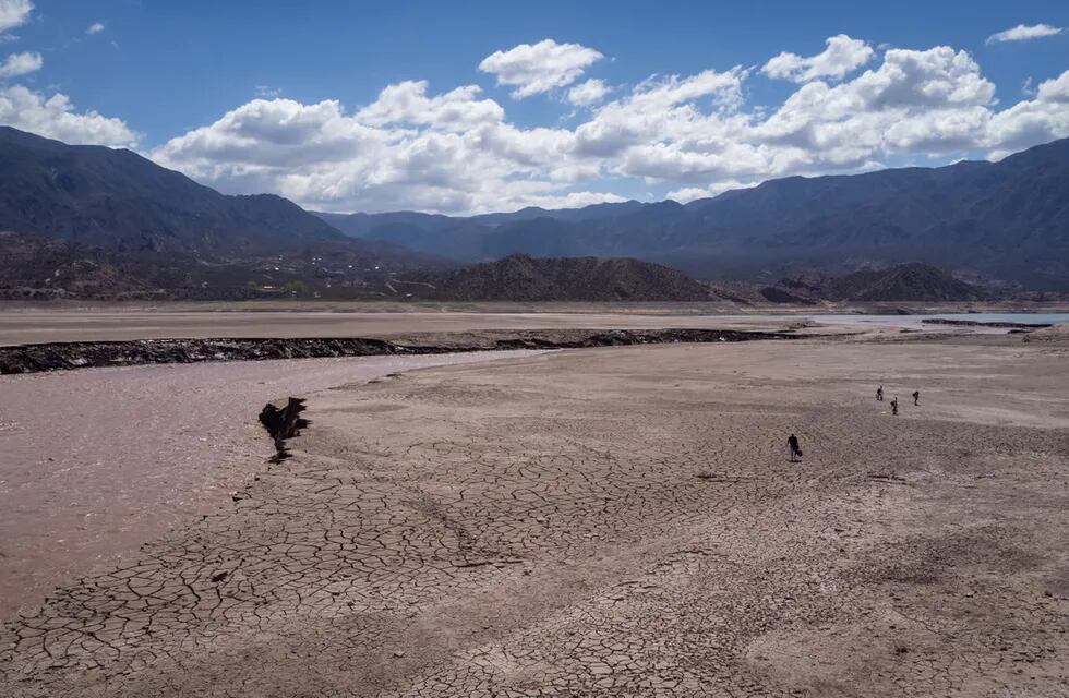 El dique Potrerillos está al 45%. Esta temporada llegará a la cota mínima desde que se inauguró. | Foto: Ignacio Blanco / Los Andes