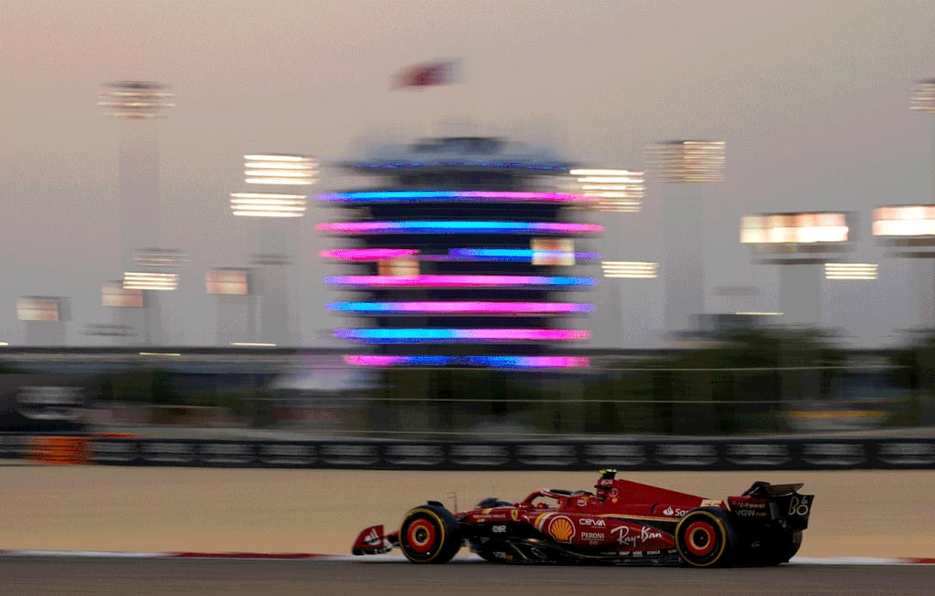 Carlos Sainz fue el más veloz en el segundo día de ensayos en Bahréin. (AP)