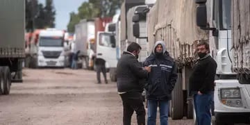 Paso fronterizo: casi 3 mil camiones varados en protesta por la política de ingreso a Chile