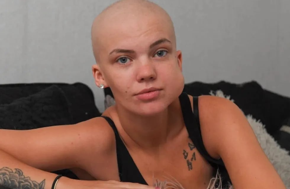 Kimberley Eccles (23) tiene cáncer y le avisaron por Zoom: pasó meses sin tratamiento por el Covid-19 - The Sun